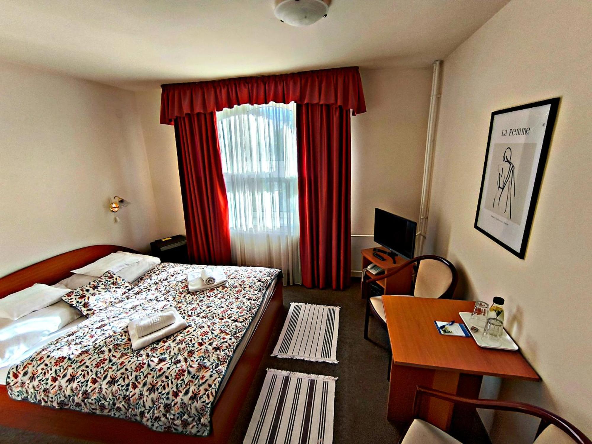 Atrium Hotel 哈卡尼 外观 照片